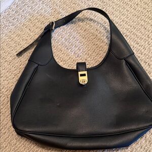 Elegant Black Leather Shoulder Bag